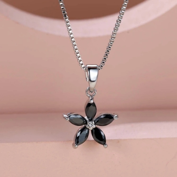 Jewelry - Onyx Flower Necklace